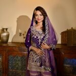 Adaa Khan Instagram - Kuch Noor Noor Sa Khayalon Mein; Ehsaas Yuh Nazaron Mein!! 🌙✨ . . . 📸: @mayankpradhan_ 👗: @shivaliahmedabad 💎: @shopravyaa 🤝: @vblitzcommunications 💄: @beautybythebeastt 📍: @bookreccee.locations . . #iftaarparty #fashion #lookbook #style #instadaily #instafashion #instagood #fashionlikeadaa #adaakhan #babasiddiqueiftaar