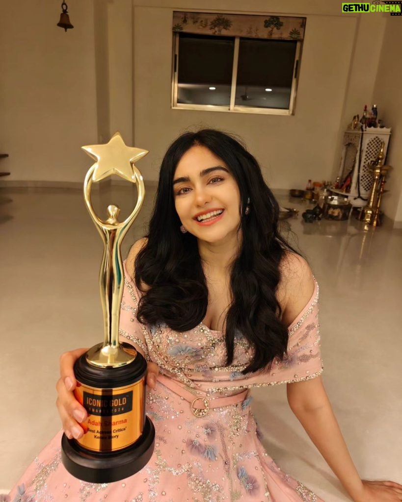 Adah Sharma Instagram - And the Best Actress Critics award goes to - the Audience ♥️♥️♥️♥️♥️ thank you @iconicgoldaward #TheKeralaStory