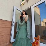 Adah Sharma Instagram - What would rather eat? The Human heart or the Human eye ? 🫀🫰👁️🐛#KoiCaptionPadhBhiRahaHaiYaSirfPhotosSwipeKarRaheHo👻 . . . wearing @kalkifashion styled by @deepshikha.chaudhary05 @shilpy_singhal_ assisted by @dhanu_rushali . Hair @snehal_uk and pics by 🦍ji