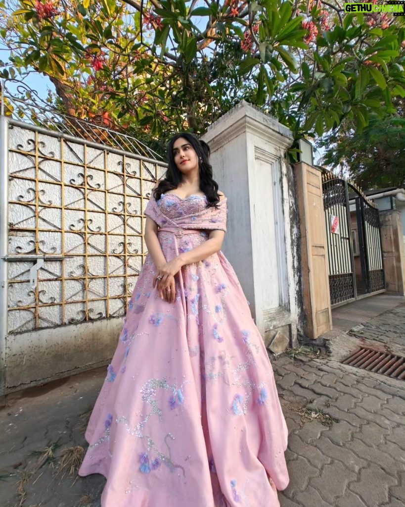 Adah Sharma Instagram - आओ कभी हवेली पे 👻❤️🐿️ 👗@juhi.ali 💇‍♀️@snehal_uk Wearing @_bayaofficial_ @rubans.in #100yearsofAdahSharma #adahsharma