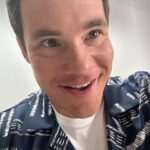 Adam Devine Instagram - I absolutely love @nina and she crushes in THE OUTLAWS coming to @netflix on July 7th but she doesn’t ooze the sex appeal that I do in this photo slide. Sorry bout it. 🤷🏻‍♂️