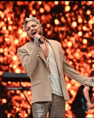Adam Lambert Instagram - Had a ball singin for 80,000 at Wembley Stadium for  #summertimeball! Thank you @capitalofficial for having me! Loved running into the one and only @kylieminogue #padam !!!

📷: Global/Shutterstock