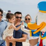Adrián Uribe Instagram - Vacaciones mágicas en familia! Gracias por esta hermosa experiencia! 😃🙏💫 @DisneyCruiseLine #DisneyCruiseLine