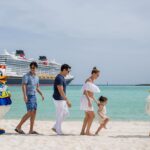 Adrián Uribe Instagram - Vacaciones mágicas en familia! Gracias por esta hermosa experiencia! 😃🙏💫 @DisneyCruiseLine #DisneyCruiseLine