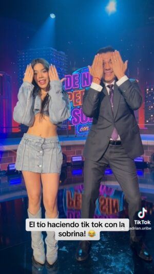 Adrián Uribe Instagram - El tío haciendo tik tok con la sobrina 😂 @denochesinsueno @keniaos 🔥 
🇲🇽Sábado 11 pm @canalestrellas 
🇺🇸Domingo 9/8 @univision