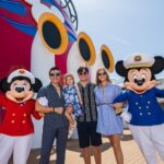 Adrián Uribe Instagram - Vacaciones mágicas en familia! Gracias por esta hermosa experiencia! 😃🙏💫 @DisneyCruiseLine #DisneyCruiseLine