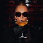 Adriane Galisteu Instagram - Cheers 🍸 Dolce moments ♥️ @dolcegabbana #mfw #martini Dolce & Gabbana Martini