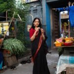 Ahana Kumar Instagram - find me by the flower shops shot by @studio.molecule styled by me wearing @sindhu_krishna__ ‘s saree #Madras
