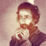 Ahmad Mehranfar Instagram - من مسلمانم قبله ام يك گل سرخ جانمازم چشمه مهرم نور دشت سجاده من من وضو با تپش پنجره ها مي گيرم در نمازم جريان دارد ماه جريان دارد طيف سنگ از پشت نمازم پيداست همه ذرات نمازم متبلور شده است من نمازم را وقتي مي خوانم كه اذانش را باد گفته باشد سر گلدسته سرو من نمازم را پي تكبيرت الاحرام علف مي خوانم پي قد قامت موج كعبه ام بر لب آب كعبه ام زير اقاقي هاست كعبه ام مثل نسيم مي رود باغ به باغ مي رود شهر به شهر حجرالاسود من روشني باغچه است اهل كاشانم... امروز ١٥ مهر تولدت مبارك عمو سهراب