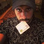 Ahmed Salah ElSaadany Instagram - الميتينايه دي لبستها و مش عارف اصرفها بسبب ختم الست عزيزه السيد 🙄 #٢٠٠جنيه