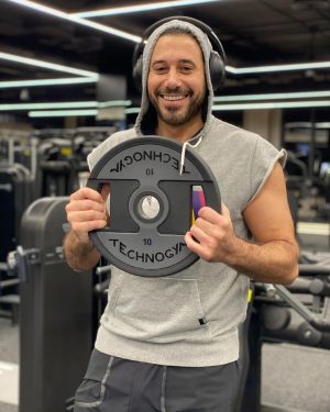 Ahmed Salah ElSaadany Instagram - يا رب اروح يومين وري بعض 🙄
اللهم انك عفو تحب العفو فاعفوا عنا 🙏🏼