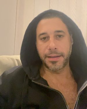 Ahmed Salah ElSaadany Instagram - يالا نساعد اهلنا و ناسنا ❤️❤️❤️ @ahmedrezk_ @alaaelsherbinyofficial @mohamedemam @adawoodofficial