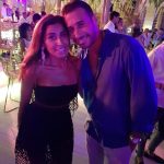 Ahmed Salah ElSaadany Instagram - كل سنه و انتي طيبه يا طيبه صورنا وحشه قوي بس كلها ضحك و هبل و ربنا ما يقطعلنا عاده ❤️😘😷 @dinaelsherbinyy