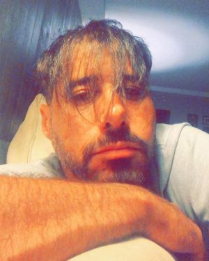 Ahmed Salah ElSaadany Instagram - مهما يحاولوا يطفوا الواكس ✂️