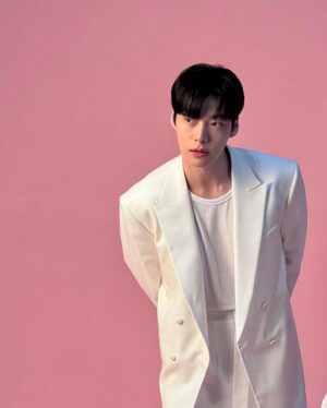 Ahn Jae-hyun Thumbnail - 227.5K Likes - Top Liked Instagram Posts and Photos