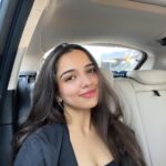 Ahsaas Channa Instagram - 🚙🤳☀️