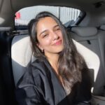 Ahsaas Channa Instagram - 🚙🤳☀️