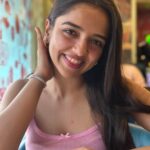 Ahsaas Channa Instagram - Ohnu love you love you aakh di.