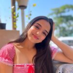 Ahsaas Channa Instagram - Galantines >>>> 💕🌸🎀⛅️ Wearing a top by @shop_cooll made specially for me @sonal._.patel 🫶🏼 Earrings @trisu.in