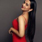 Ahsaas Channa Instagram - Filmfare OTT🌹 Makeup by @makeupbyjanak Hair by @mamta_singh12345 Photographed by @mr.khachack