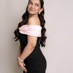 Ahsaas Channa Instagram - Love thorns all over this rose. @framebywoofy @stylebykayal @yashtikaasharmaa @makeupbyjanak @sheetal_muah Dress @ipsofacto.in Jewels @timelesspearly