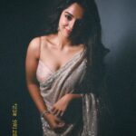 Ahsaas Channa Instagram - Can’t get over this look! All ups to @stylebykayal 🪞 & hair by @view_hairstyles 📸 @trilogy_works Wearing @kalkifashion & @zwaan.official