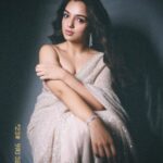 Ahsaas Channa Instagram - Can’t get over this look! All ups to @stylebykayal 🪞 & hair by @view_hairstyles 📸 @trilogy_works Wearing @kalkifashion & @zwaan.official