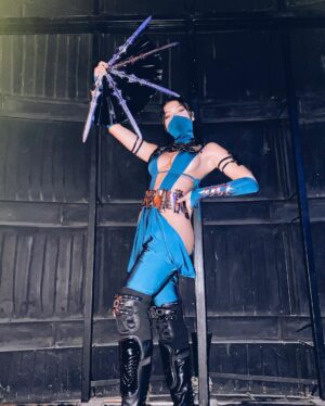 Aida Victoria Merlano Instagram - Hoy me di cuenta de que Kitana es la fantasía de muchos ❤️‍🔥 #Cosplay #MortalKombat