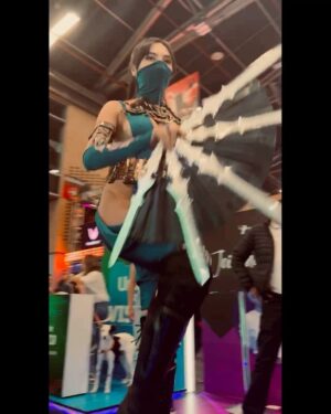 Aida Victoria Merlano Instagram - Hoy me di cuenta de que Kitana es la fantasía de muchos ❤️‍🔥 #Cosplay #MortalKombat