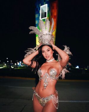Aida Victoria Merlano Instagram - #BatallaDeFlores2022🎭🎭 Si hubiese podido elegir donde nacer, habría escogido Barranquilla, una y mil veces 🌺