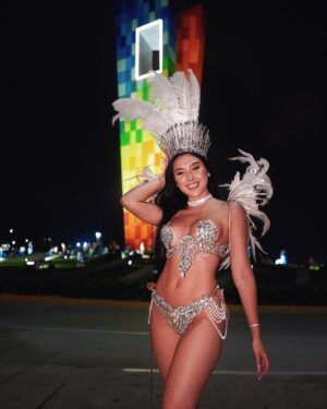 Aida Victoria Merlano Instagram - #BatallaDeFlores2022🎭🎭 Si hubiese podido elegir donde nacer, habría escogido Barranquilla, una y mil veces 🌺