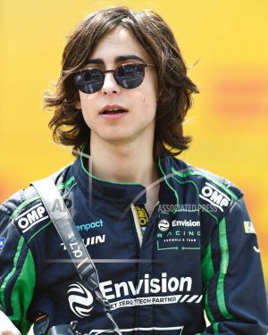 Aidan Gallagher Instagram - More pix!  @envisionracing 🏁🔋♻️