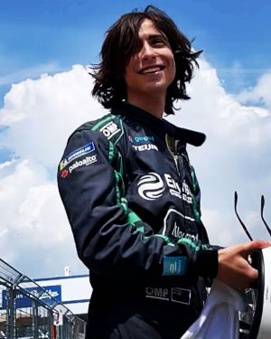 Aidan Gallagher Instagram - More pix!  @envisionracing 🏁🔋♻️