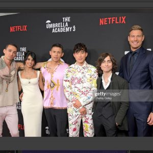 Aidan Gallagher Instagram - Thank you for all the love ♥️♥️♥️♥️♥️ @gerardway @gabriel_ba @steveblackmantv  @darkhorsecomics @ucp @netflix ☂️🪓☕️