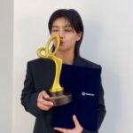 Aiki Instagram - 감사합니다. 2022 대중문화예술장관상🏆 춤을 사랑하고 예술에 진심을 담은 모든 분들과 소통할줄 아는 아이키가 될게요. 혜인아 축하한다🤍 I will continue to love dance and art. Love you all!