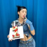 Aiki Instagram - 너에게 줄 초콜릿은 내입술. For 이끼💋 The chocolate for you is ma lips Valentine's Day