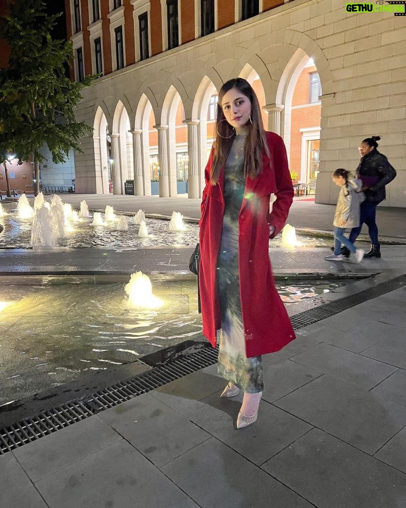Aima Baig Instagram - Some drip from a trip. Low key it was a shitty trip coz i dint get my luggage for almost 2 days - super ill now - none of my cards worked fsfr - and i dint get the photos i was looking for. So yeah Putting out Countless me, some might do justice w that beautiful dress but i doubt that.