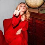 Aimee Lou Wood Instagram - Had such an honest chat with a very kind, funny, authentic and generous spirit @evawiseman for @obsmagazine… And loads of fun taking photos with true LEGENDS @simonemmettstudio @lizpughmakeupartist @patrickwilson @hopelawrie @danielaagnello