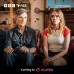 Aimee Lou Wood Instagram - Oh we’re seated for this one 🤭   Here’s your first look at new comedy #DaddyIssues  - starring @aimeelouwood and @davidmorrissey   When 24-year-old party girl Gemma discovers she’s pregnant after a random hook-up, she has no choice but to turn to her useless father Malcolm for support.    From dating disasters to messy family dynamics, this is a heart-warming story on the reality of facing up to parenthood.   #DaddyIssues - coming to BBC #iPlayer and #BBCThree