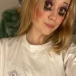 Aimee Lou Wood Instagram - Fall down 7 times, get up 8. What a message and what a partnership! We are absolutely delighted to be working with actress, @aimeelouwood artist, Evie Plumb, and @everpresshq to bring you this gorgeous, eco-friendly t-shirt. Now, you can show your support for the recovery community AND look fabulous while you're doing it. All profits from sales of the t-shirt will go to Kennedy Street Recovery to help us grow our vision and impact working with people to start and continue their journey in recovery. Recovery absolutely IS possible, especially with the support of an incredible community who gets it! Please show your support by purchasing one of these gorgeous t-shirts (on sale now) and taking a selfie like Aimee Lou using the hashtag #joyofrecovery Link in our bio 🌻🌼🌱 #recovery #aimeelouwood #recoveryispossible #sobermovement #recovery #soberiscool #soberliferocks #sober #soberlife #recoveryjourney #recoverywin #kennedystreet #joyofrecovery