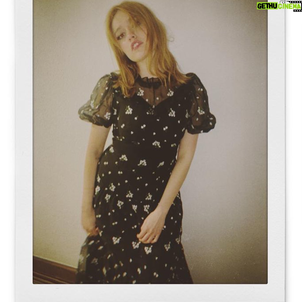 Aimee Lou Wood Instagram - @emmalanestylist @emilywoodmakeup @margauxstudios @erdem