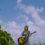 Aimyon Instagram - 愛の花 弾き語りver. MUSIC VIDEO 📹 高知県立牧野植物園で撮影しました。 来館されてたお客さんが一緒に歌ってくれたりして めっちゃ嬉しかったな( ◠‿◠ )🌻 ほんまに素敵な所です。 また絶対行く。是非観てね！ 前髪切りすぎver.でもあるな。