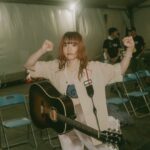 Aimyon Instagram - 今年の野外夏フェスは終了しました🗻 私のライブ観るのが初めましてのみんなが多くて 嬉しかったです❕ こっからまた繋いで行けますよに🏜️ と めっちゃ思った。 もちろんいつも会いにきてくれてるAIMもテンキュ🎖️ ほんまにめっちゃばり暑い中 ライブ観てくれてありがとう！ あー、楽しかった！ ロッキン 🍺🍺🍺🥃 ラブシャ 🍺🍺🍺🍺