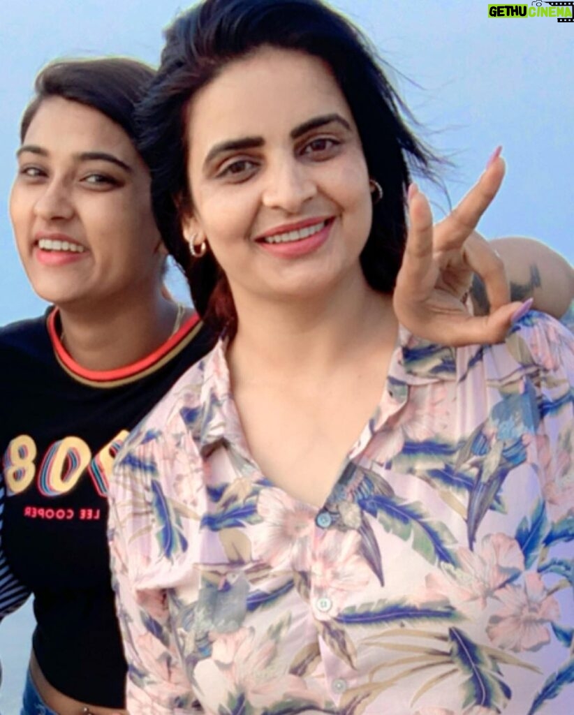 Akanksha Dubey Instagram - You have no idea how much your friendship means to me. I may not say it often, but I love you and wish you nothing but happiness today and always. Happy birthday My Favourite Diva 💃.I love you soooooooooooooo much. Stay the way you are ❤️❤️.May god bless you with all his kindness 💐🎂. . . . . . . . . . . #birthday #birthdaywishes #birthdaygirl #akankshadubey #love #bond #friendship #cutiepie #touchwood😇 #stayblessed #specialperson #bff #mydiva #dancingdoll . Mere Dil Me