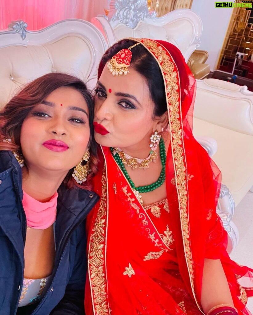 Akanksha Dubey Instagram - You have no idea how much your friendship means to me. I may not say it often, but I love you and wish you nothing but happiness today and always. Happy birthday My Favourite Diva 💃.I love you soooooooooooooo much. Stay the way you are ❤️❤️.May god bless you with all his kindness 💐🎂. . . . . . . . . . . #birthday #birthdaywishes #birthdaygirl #akankshadubey #love #bond #friendship #cutiepie #touchwood😇 #stayblessed #specialperson #bff #mydiva #dancingdoll . Mere Dil Me