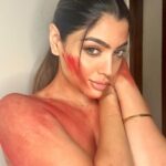 Akanksha Puri Instagram - Gulaal ho …toh Laal ho ….❤️ . whats your favourite colour for Gulaal ???? . . Happy Holi ❤️ #happyholi #festive #festivevibes #rang #laal #beingme #akankshapuri #❤️