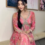 Akanksha Puri Instagram - I am making yesterday jealous by making today awesome 🤩❤️ . . #fashion #style #durgapuja #festive #mood #instagood #beauty #lifestyle #fitness #fitandfabulous #beingme #akankshapuri #❤️ . . Pic credit @salmasayyed47 Hair @salmasayyed47 make up @akanksha8000 Outfit @houseofnooriofficial Styling @littlepuffsofhappiness @styleitupwithraavi Outfit Pr @mad.micron x @_vaishnavii.3011