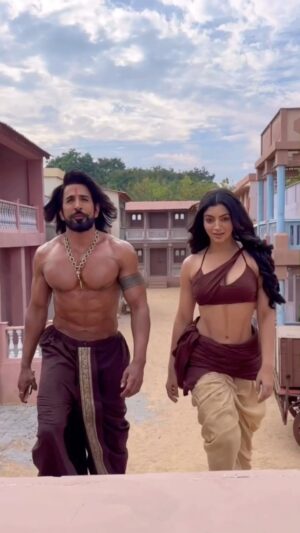 Akanksha Puri Instagram - Introducing Maharaj Vishwaraj and Rajkumari Aabha 🔥
#comingsoon #bts
#vishalkotian #akankshapuri 
.

@atrangiiapp @vibhuagarwalofficial @niveditabasu

Video credit @maari___0018 

 @manmeet6106 @hanifshaikh_dop @raghusss15