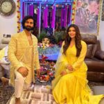 Akanksha Puri Instagram - Sukhkarta Dukhharta ❤️💫 Vighnaharta Ganesha 🙏 Thanks @arryamanseth for having me over to seek blessings from Bappa 🤩🙏 . #vighnahartaganesh #picoftheday #photooftheday #ganpatibappamorya #jaiganesh #bappa #ganeshchaturthi #happy #goodvibes #beingme #akankshapuri #❤️ . . Styled by @litittlepuffsofhappiness @styleitupwithraavi Outfit @shoptahra x @manalirawat