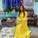 Akanksha Puri Instagram - Sukhkarta Dukhharta ❤️💫 Vighnaharta Ganesha 🙏 Thanks @arryamanseth for having me over to seek blessings from Bappa 🤩🙏 . #vighnahartaganesh #picoftheday #photooftheday #ganpatibappamorya #jaiganesh #bappa #ganeshchaturthi #happy #goodvibes #beingme #akankshapuri #❤️ . . Styled by @litittlepuffsofhappiness @styleitupwithraavi Outfit @shoptahra x @manalirawat
